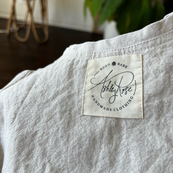 Ashley Rose Boxy Tee in Natural - Picture 4 of 6